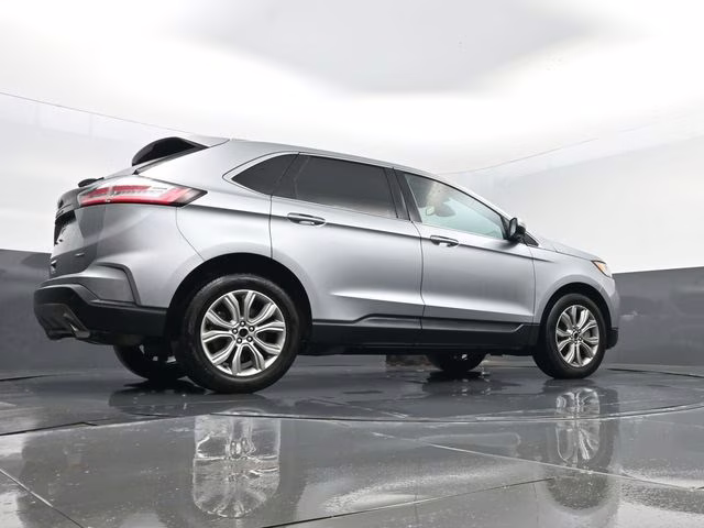 2024 Silver Metallic Ford Edge Titanium AWD SUV