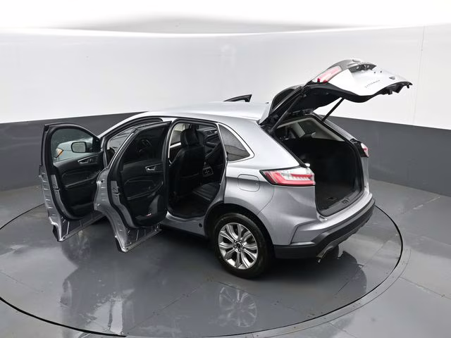 2024 Silver Metallic Ford Edge Titanium AWD SUV