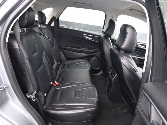 2024 Silver Metallic Ford Edge Titanium AWD SUV