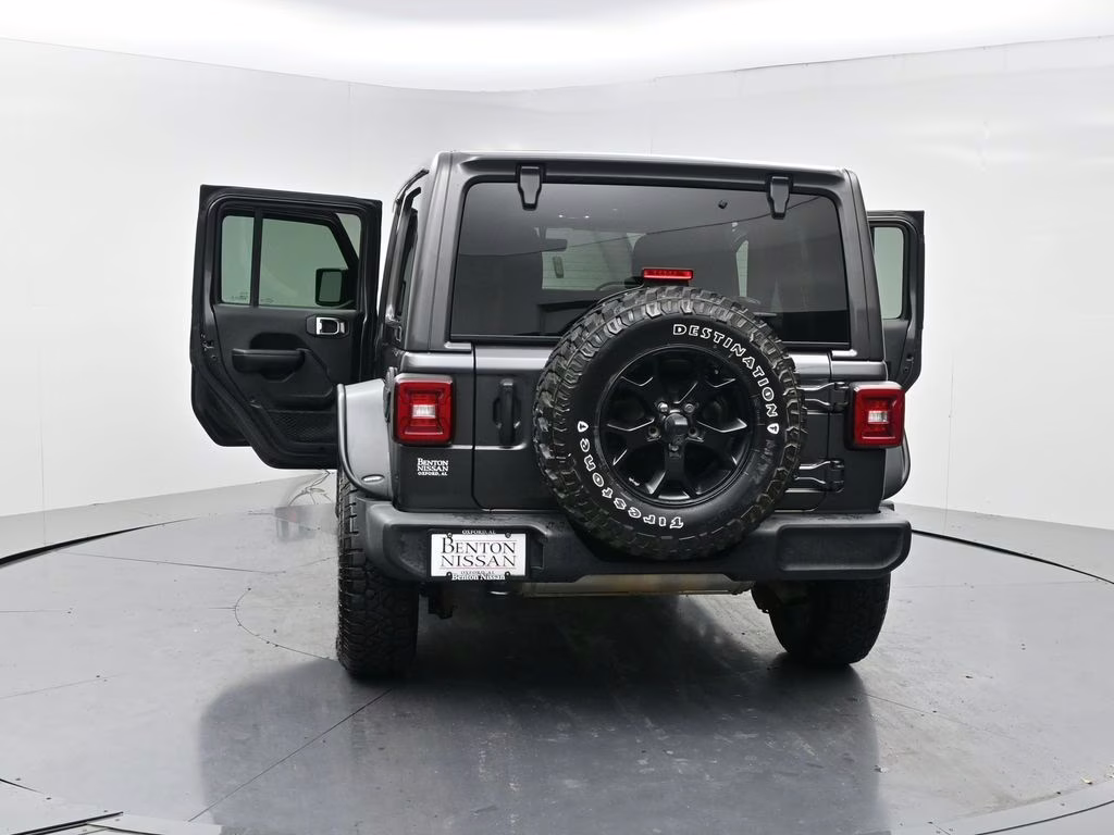 2021 Granite Crystal Metallic Clearcoat Jeep Wrangler Unlimited Willys 4X4 SUV