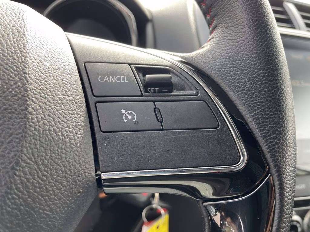 2024 White Mitsubishi Outlander Sport 2.0 LE 4X4 SUV