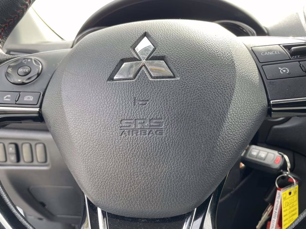 2024 White Mitsubishi Outlander Sport 2.0 LE 4X4 SUV