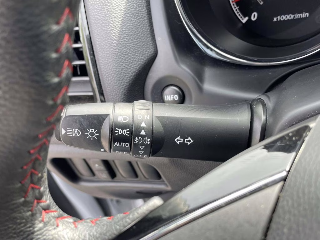 2024 White Mitsubishi Outlander Sport 2.0 LE 4X4 SUV