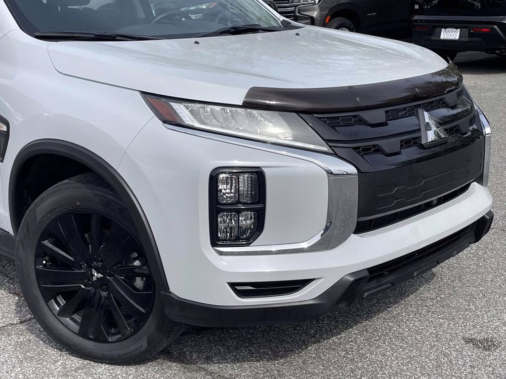 2024 White Mitsubishi Outlander Sport 2.0 LE 4X4 SUV