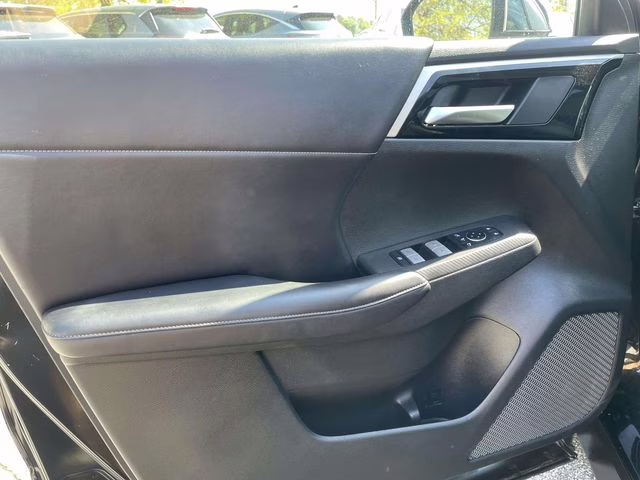 2023 Black Mitsubishi Outlander PHEV SE AWD SUV