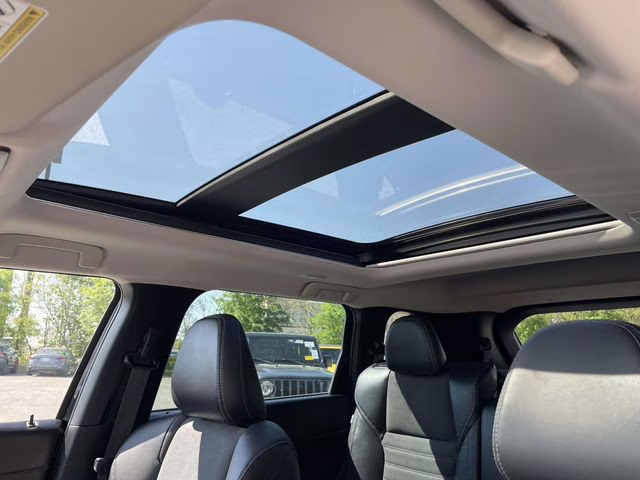 2023 Black Mitsubishi Outlander PHEV SE AWD SUV