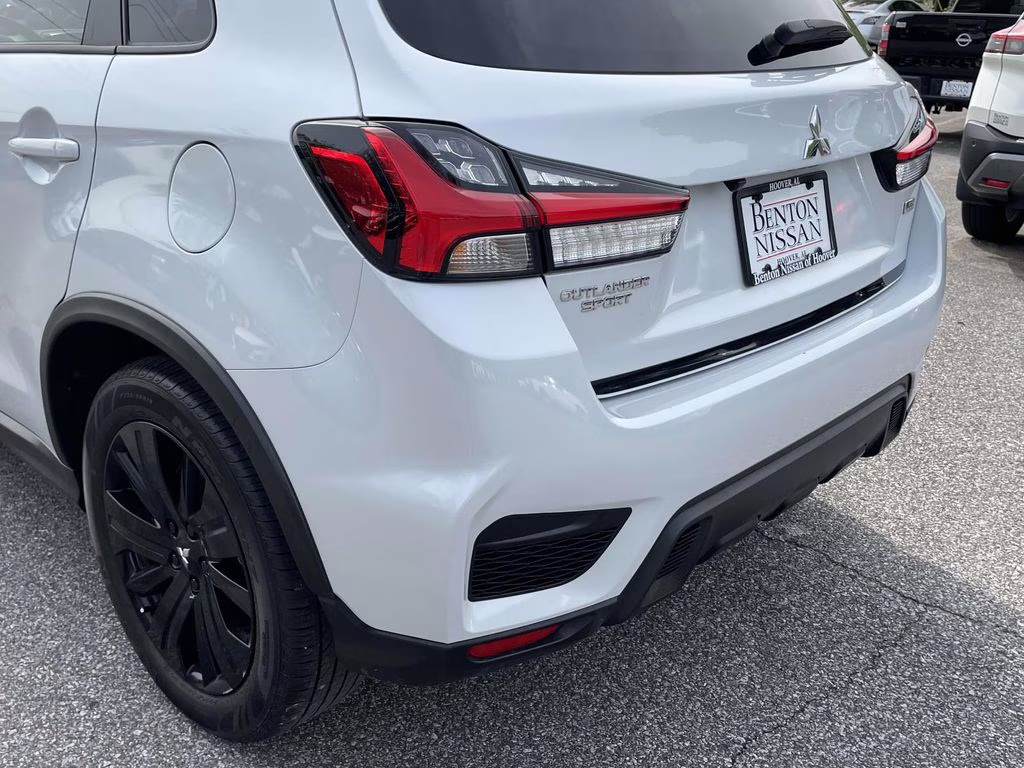 2024 White Mitsubishi Outlander Sport 2.0 LE 4X4 SUV