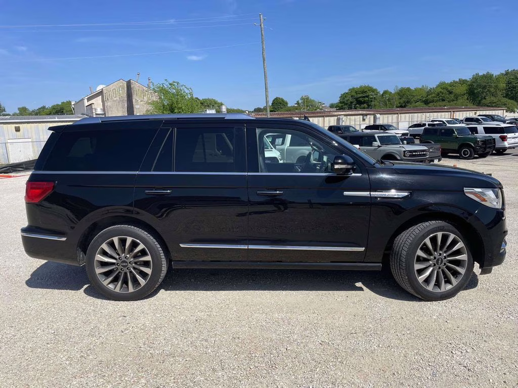 2020 Infinite Black Lincoln Navigator Reserve 4X4 SUV