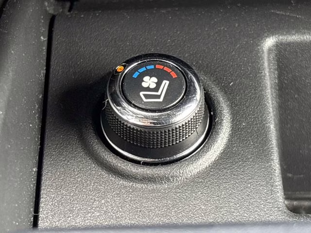 2023 Pearl White Nissan Titan Platinum Reserve 4X4 Truck