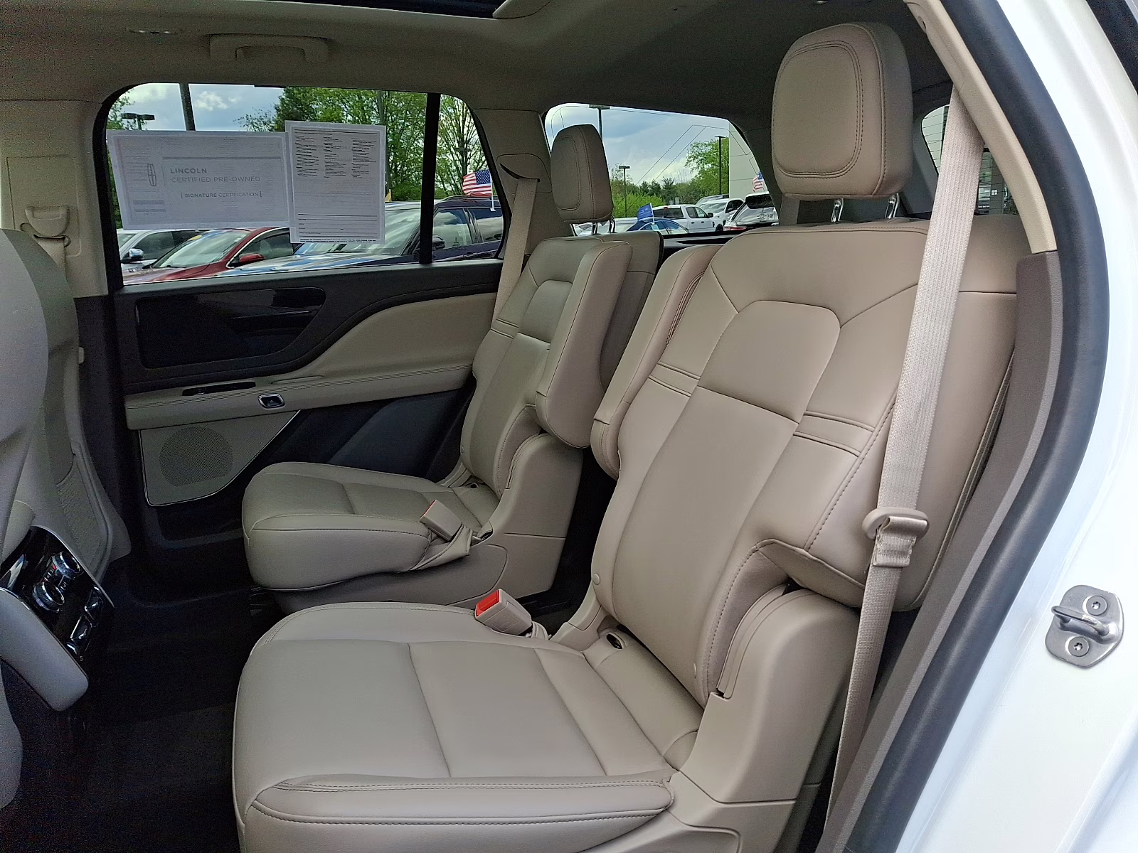 2022 Pristine White Metallic Tri-Coat - AZ Lincoln Aviator Standard AWD