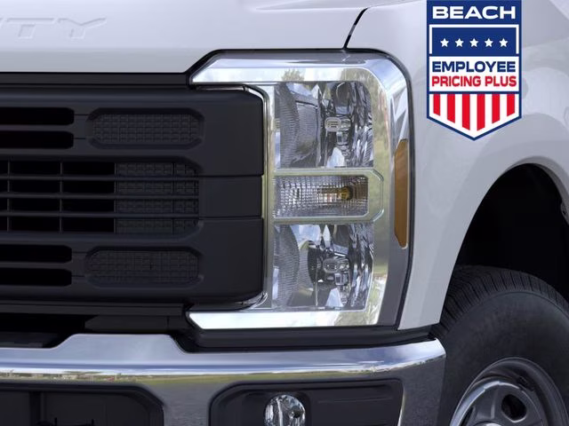 2026 Oxford White Ford Super Duty F-250 SRW XL 4X4 Truck