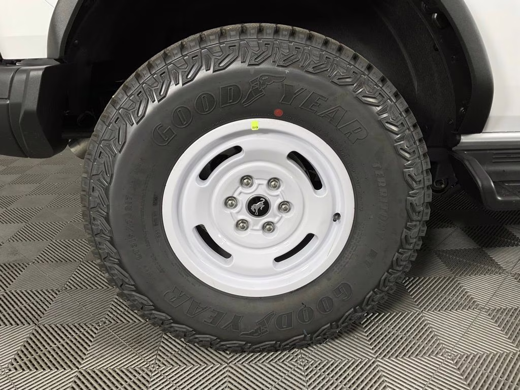 2026 Oxford White Ford Bronco Heritage Edition 4X4 SUV