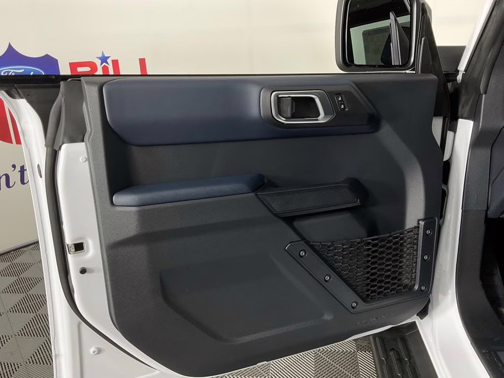 2026 Oxford White Ford Bronco Heritage Edition 4X4 SUV