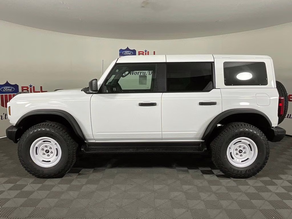 2026 Oxford White Ford Bronco Heritage Edition 4X4 SUV