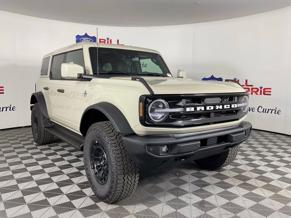 2026 Desert Sand Ford Bronco Outer Banks 4X4 SUV