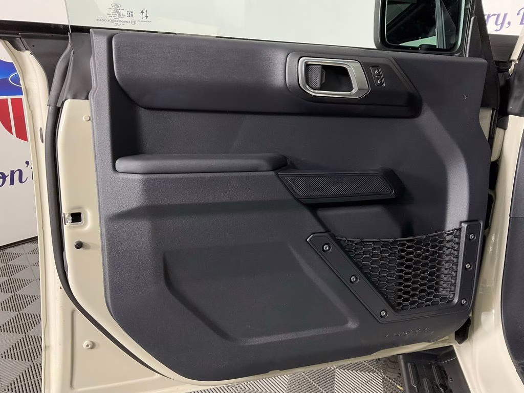 2026 Desert Sand Ford Bronco Outer Banks 4X4 SUV