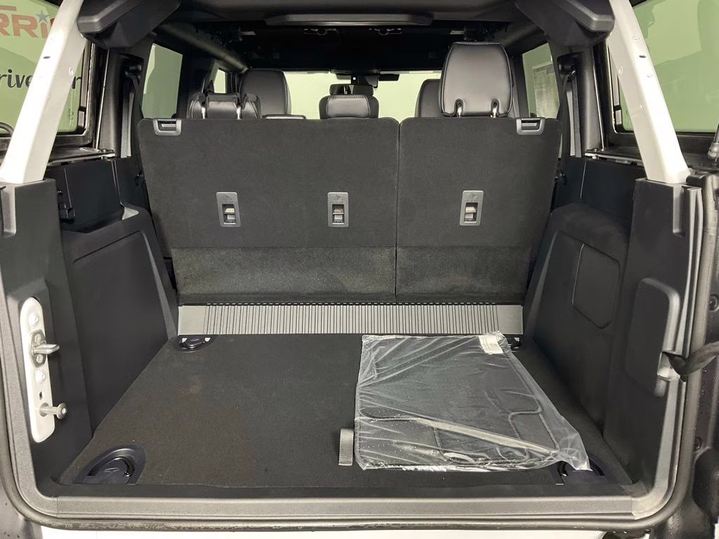 2026 Oxford White Ford Bronco Outer Banks 4X4 SUV