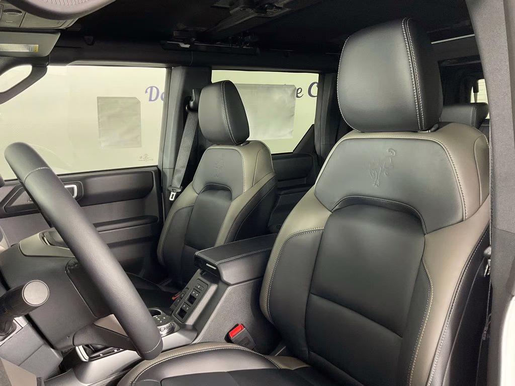 2026 Oxford White Ford Bronco Outer Banks 4X4 SUV