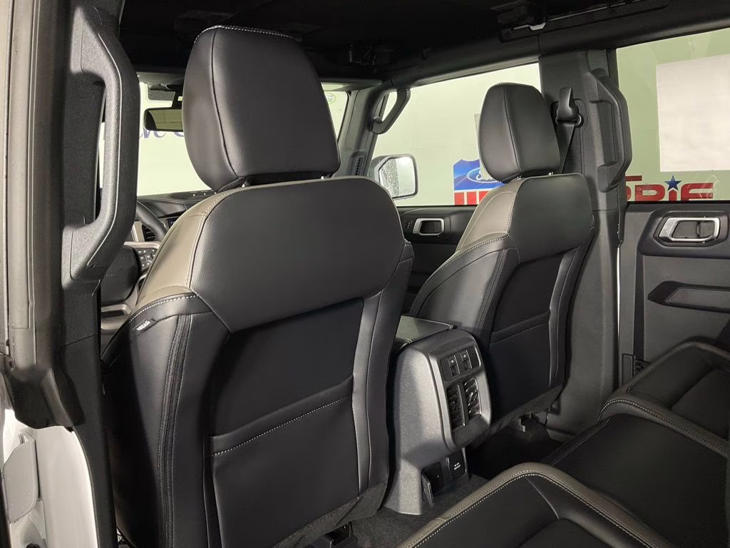 2026 Oxford White Ford Bronco Outer Banks 4X4 SUV