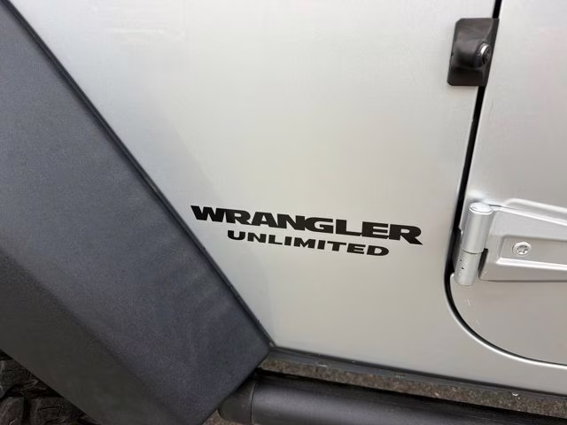 2012 Bright Silver Metallic Clearcoat Jeep Wrangler Unlimited Rubicon 4X4 SUV