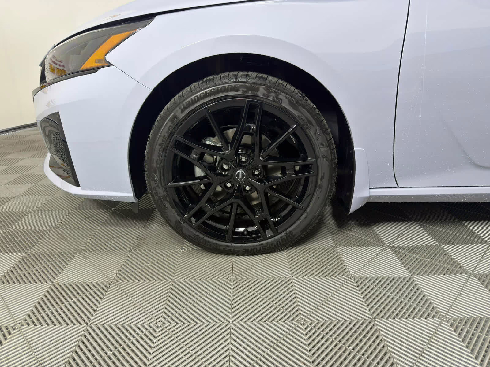 2026 Gray Sky Pearl Nissan Altima SR FWD Sedan