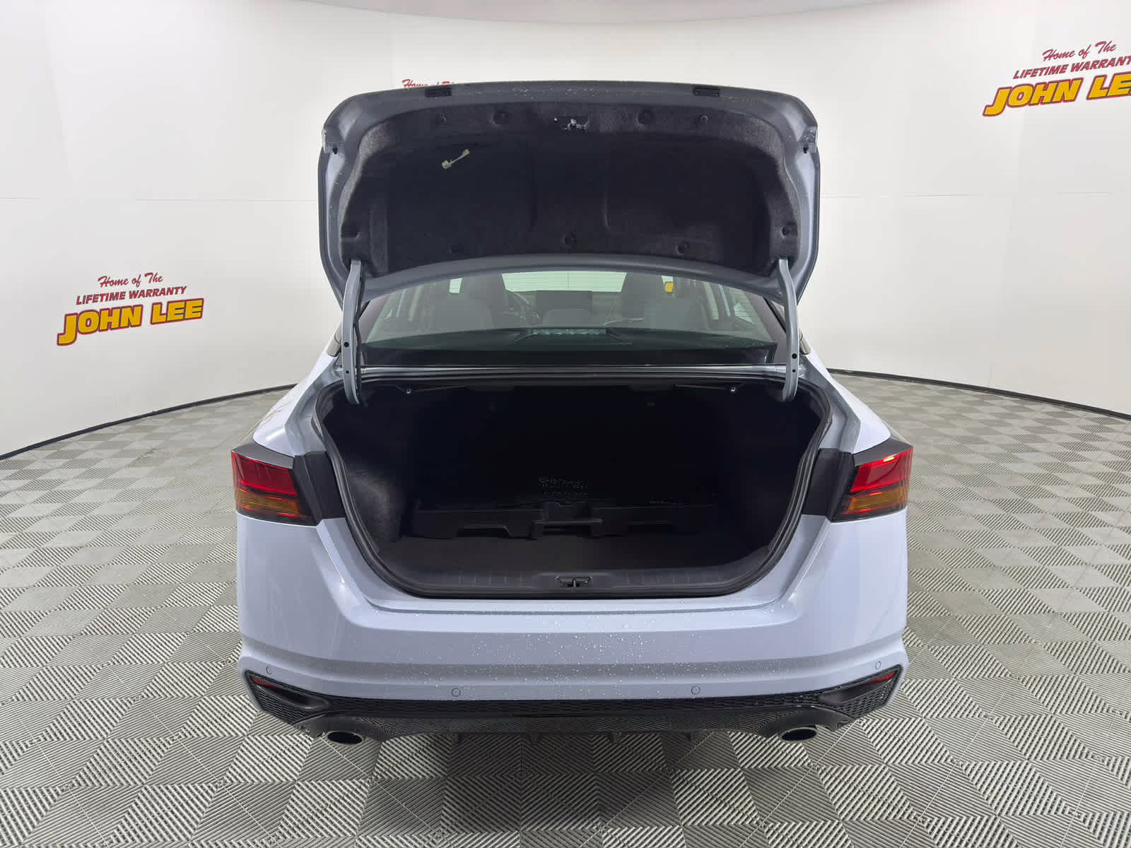 2026 Gray Sky Pearl Nissan Altima SR FWD Sedan