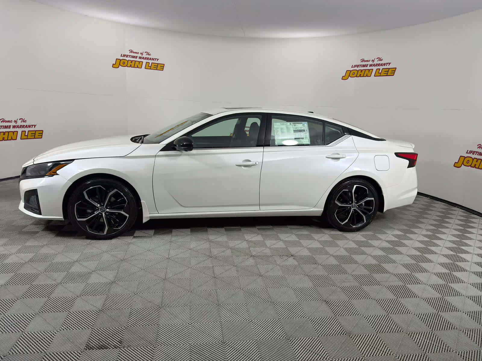 2026 Pearl White Tricoat Nissan Altima SR FWD Sedan