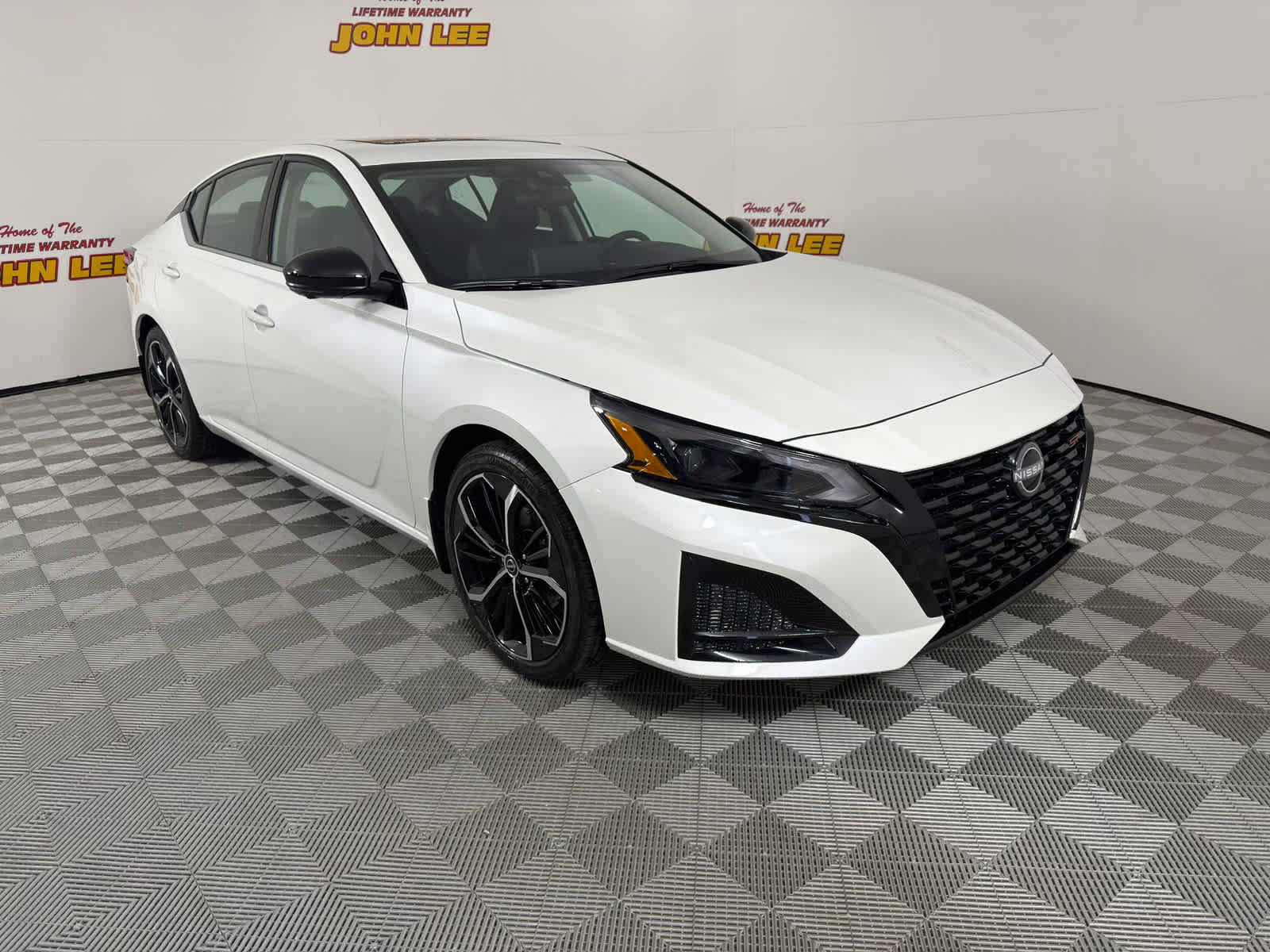 2026 Pearl White Tricoat Nissan Altima SR FWD Sedan