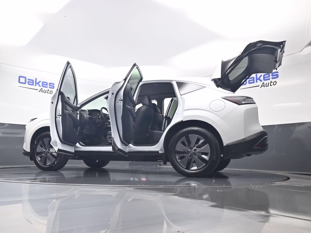 2026 Everest White Pearl Tricoat Nissan Murano SL AWD SUV