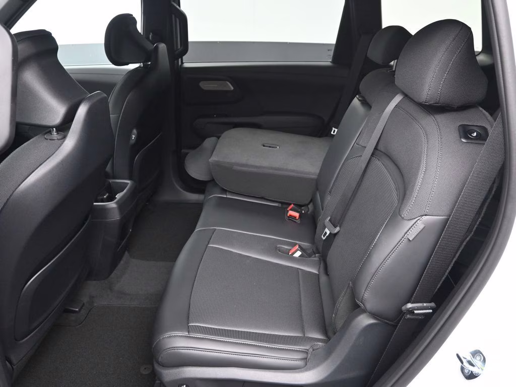 2027 Glacial White Pearl Kia Telluride LX FWD SUV