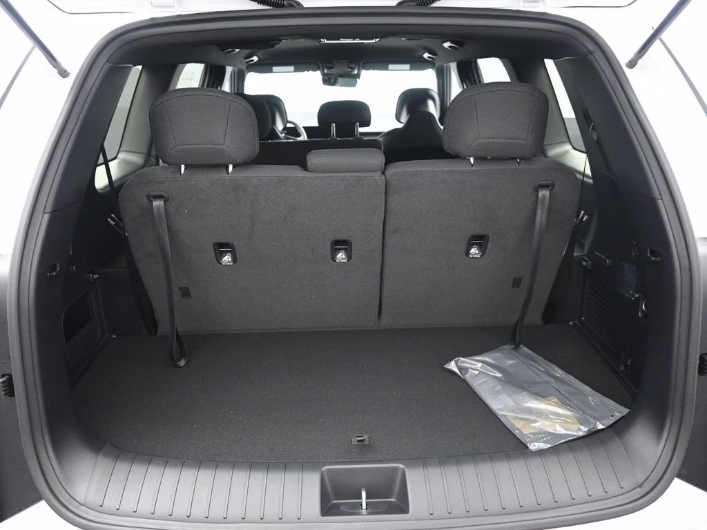 2027 Glacial White Pearl Kia Telluride LX FWD SUV