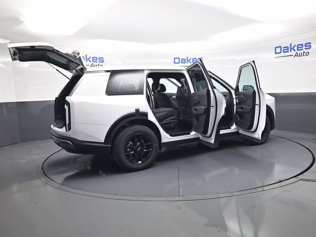 2027 Glacial White Pearl Kia Telluride LX FWD SUV