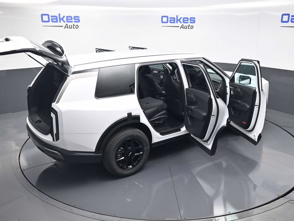 2027 Glacial White Pearl Kia Telluride LX FWD SUV