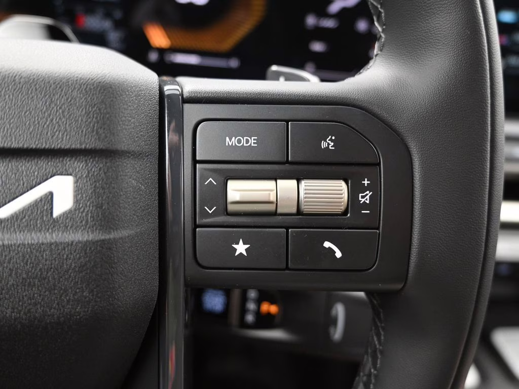 2027 Glacial White Pearl Kia Telluride LX FWD SUV