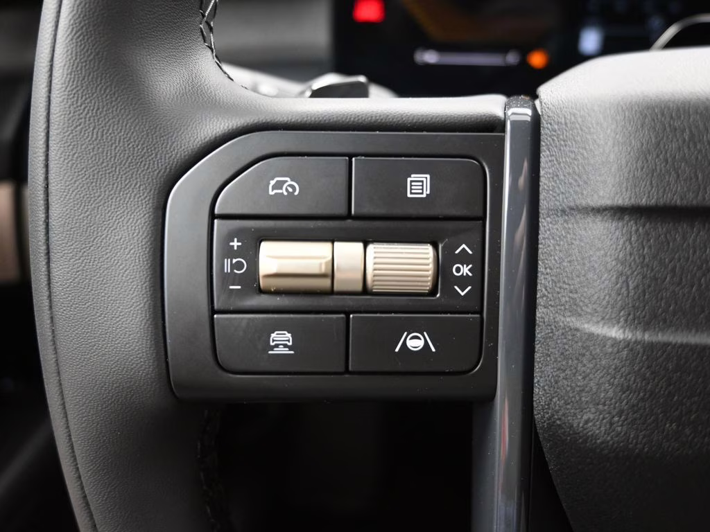 2027 Glacial White Pearl Kia Telluride LX FWD SUV