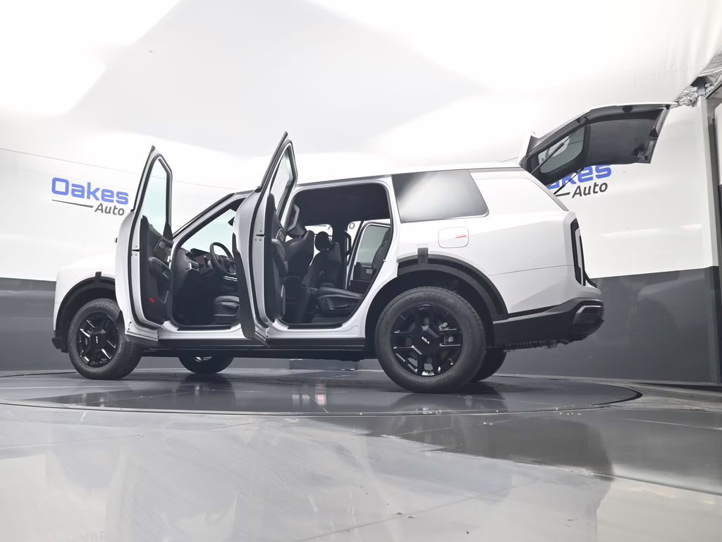 2027 Glacial White Pearl Kia Telluride LX FWD SUV