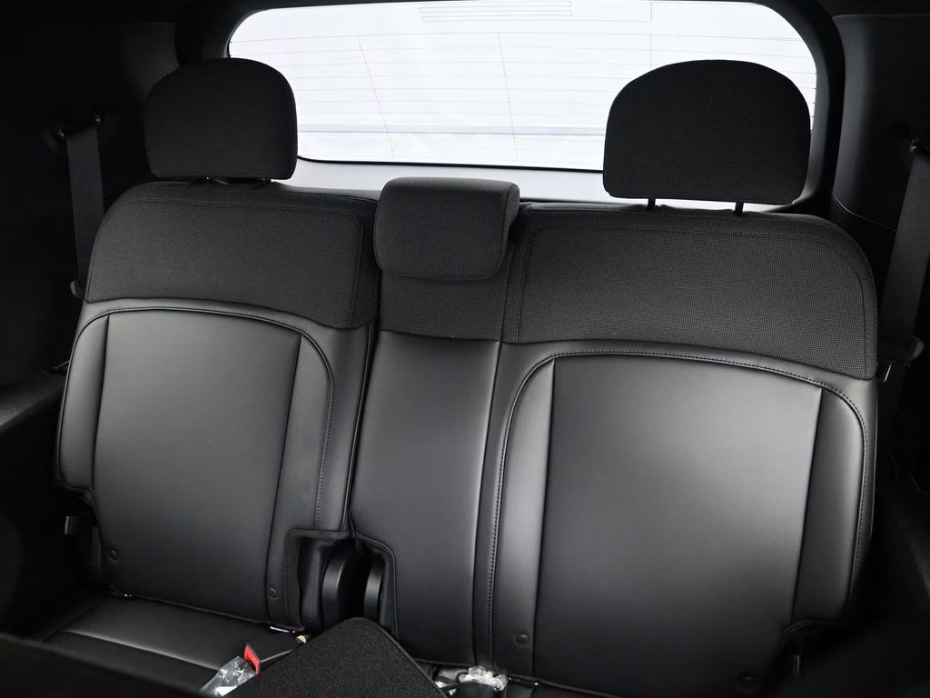 2027 Glacial White Pearl Kia Telluride LX FWD SUV