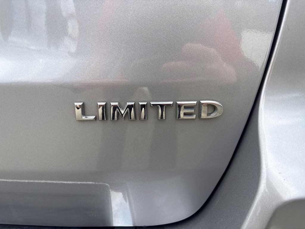 2020 Billet Silver Metallic Clearcoat Jeep Grand Cherokee Limited 4X4 SUV