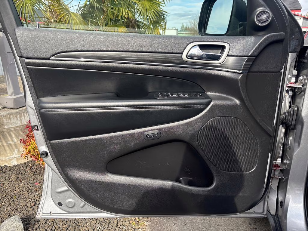 2020 Billet Silver Metallic Clearcoat Jeep Grand Cherokee Limited 4X4 SUV