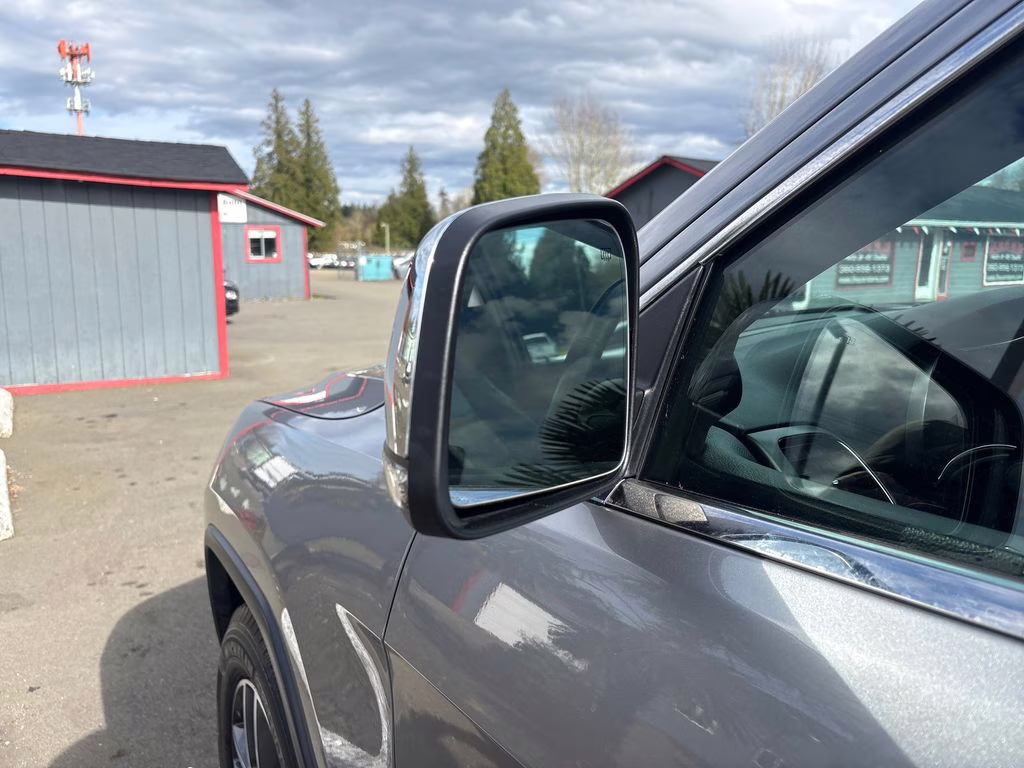 2020 Billet Silver Metallic Clearcoat Jeep Grand Cherokee Limited 4X4 SUV