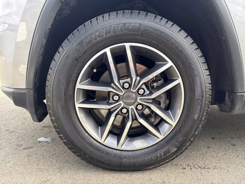 2020 Billet Silver Metallic Clearcoat Jeep Grand Cherokee Limited 4X4 SUV