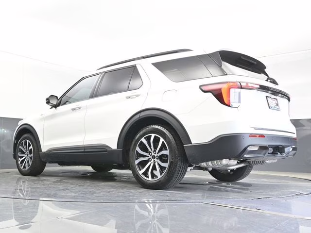 2025 White Metallic Ford Explorer ST-Line RWD SUV