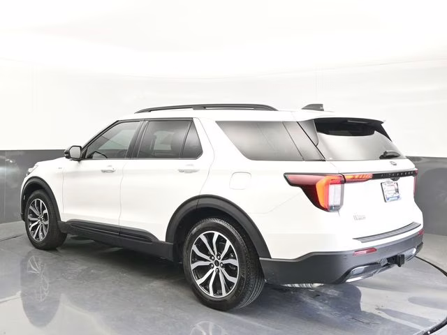 2025 White Metallic Ford Explorer ST-Line RWD SUV
