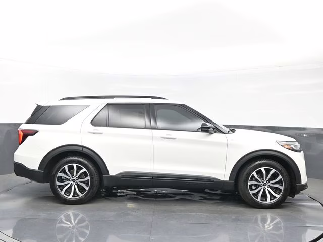 2025 White Metallic Ford Explorer ST-Line RWD SUV