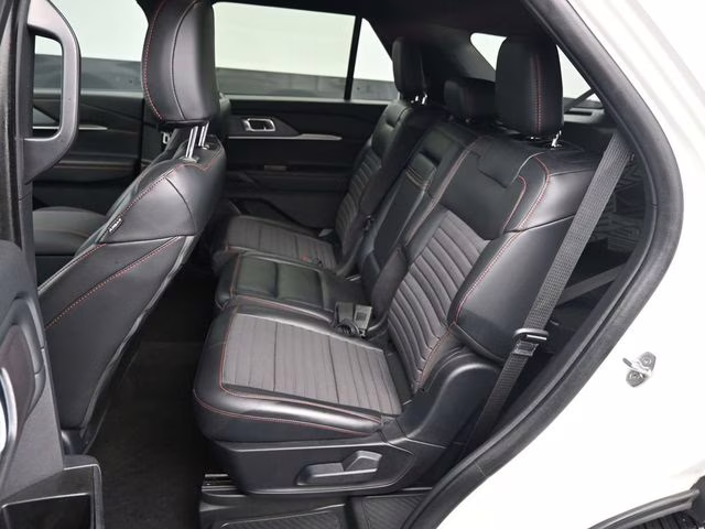 2025 White Metallic Ford Explorer ST-Line RWD SUV