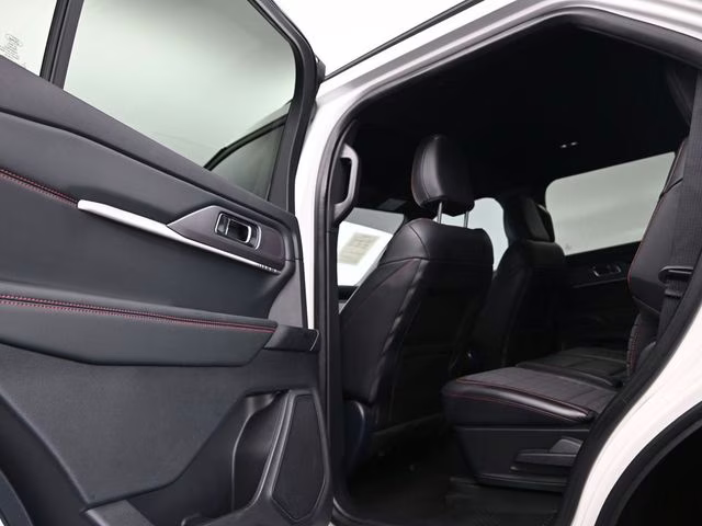 2025 White Metallic Ford Explorer ST-Line RWD SUV