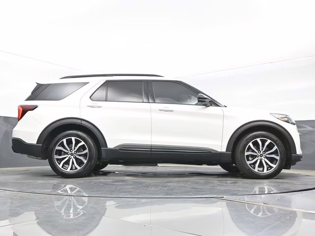 2025 White Metallic Ford Explorer ST-Line RWD SUV