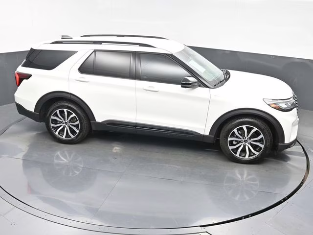 2025 White Metallic Ford Explorer ST-Line RWD SUV