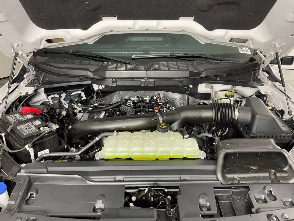 2026 White Metallic Ford F-150 Lariat 4X4 Truck