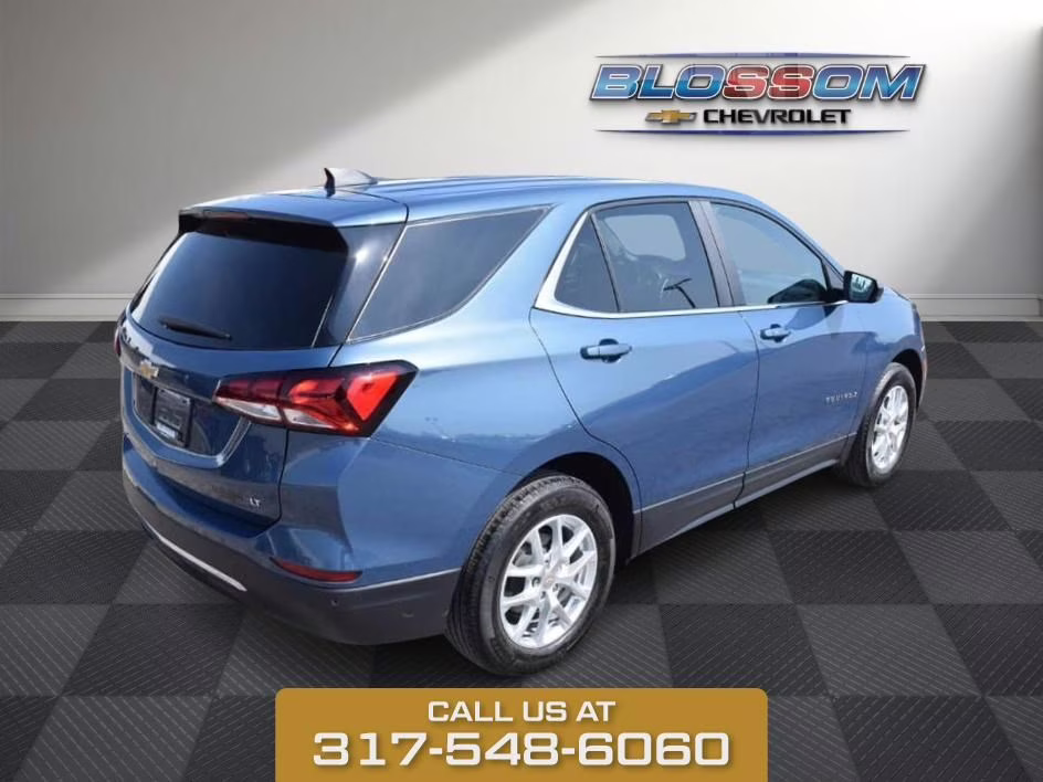 2024 Lakeshore Blue Chevrolet Equinox LT FWD SUV